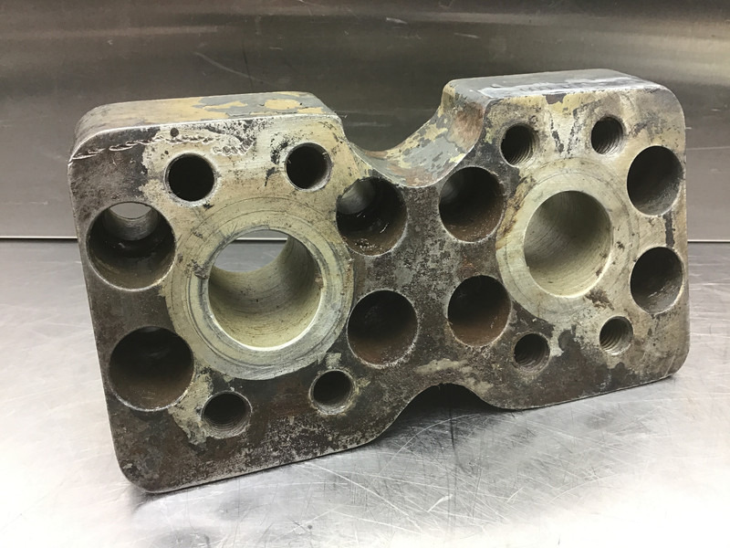 Liebherr  - Запчасти: фото 1