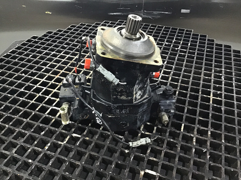 Liebherr  - Запчасти: фото 1