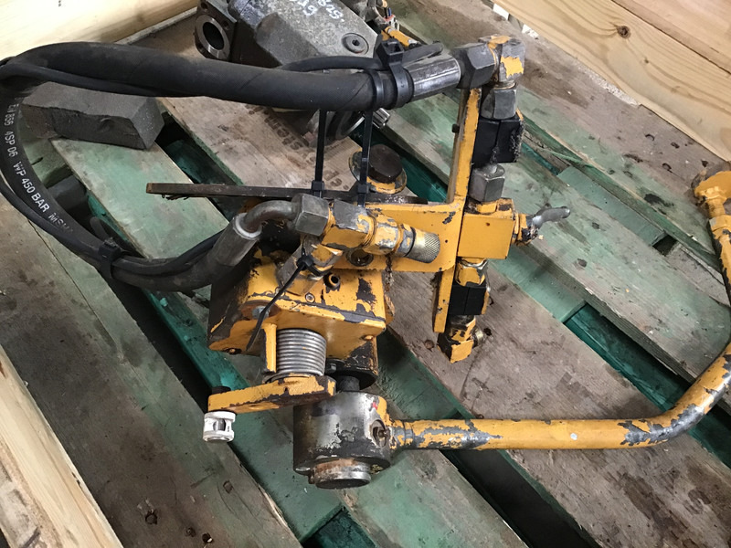 Liebherr - Запчасти: фото 1 Liebherr - Запчасти: фото 1