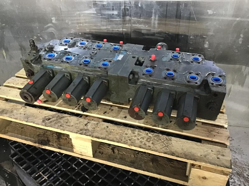 Liebherr - Запчасти: фото 1 Liebherr - Запчасти: фото 1