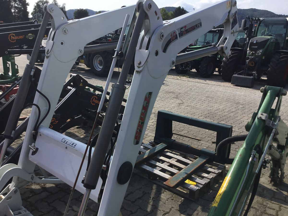 Stoll Profi Line FZ10 - Фронтальный погрузчик для трактора: фото 1 Stoll Profi Line FZ10 - Фронтальный погрузчик для трактора: фото 1
