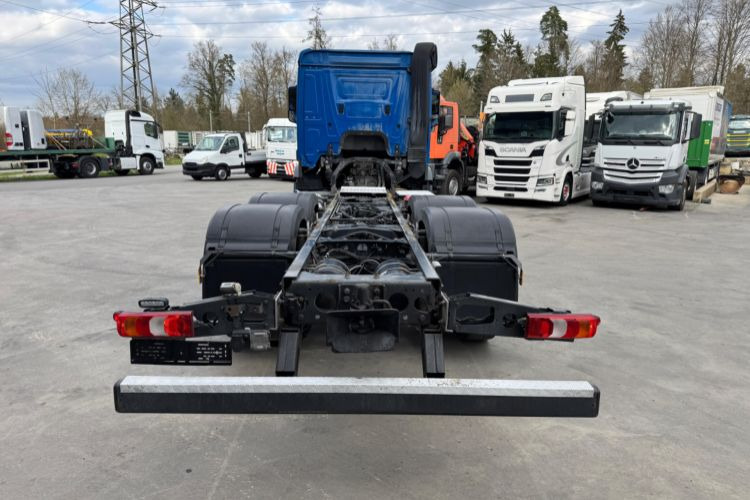 Mercedes-Benz Actros 2545 6x2 - Грузовик-шасси: фото 4 Mercedes-Benz Actros 2545 6x2 - Грузовик-шасси: фото 4