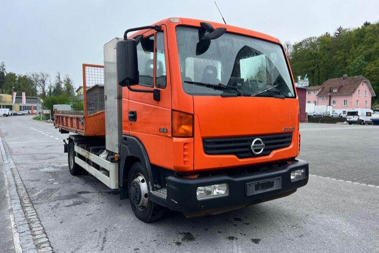 Nissan Atleon 80.19 4x2 Hooklift - Крюковой мультилифт: фото 4 Nissan Atleon 80.19 4x2 Hooklift - Крюковой мультилифт: фото 4