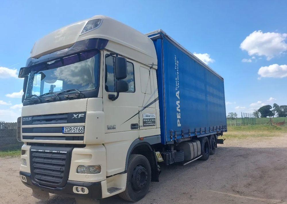 DAF XF105  w ciągłej eksploatacji - Тентованный грузовик: фото 1