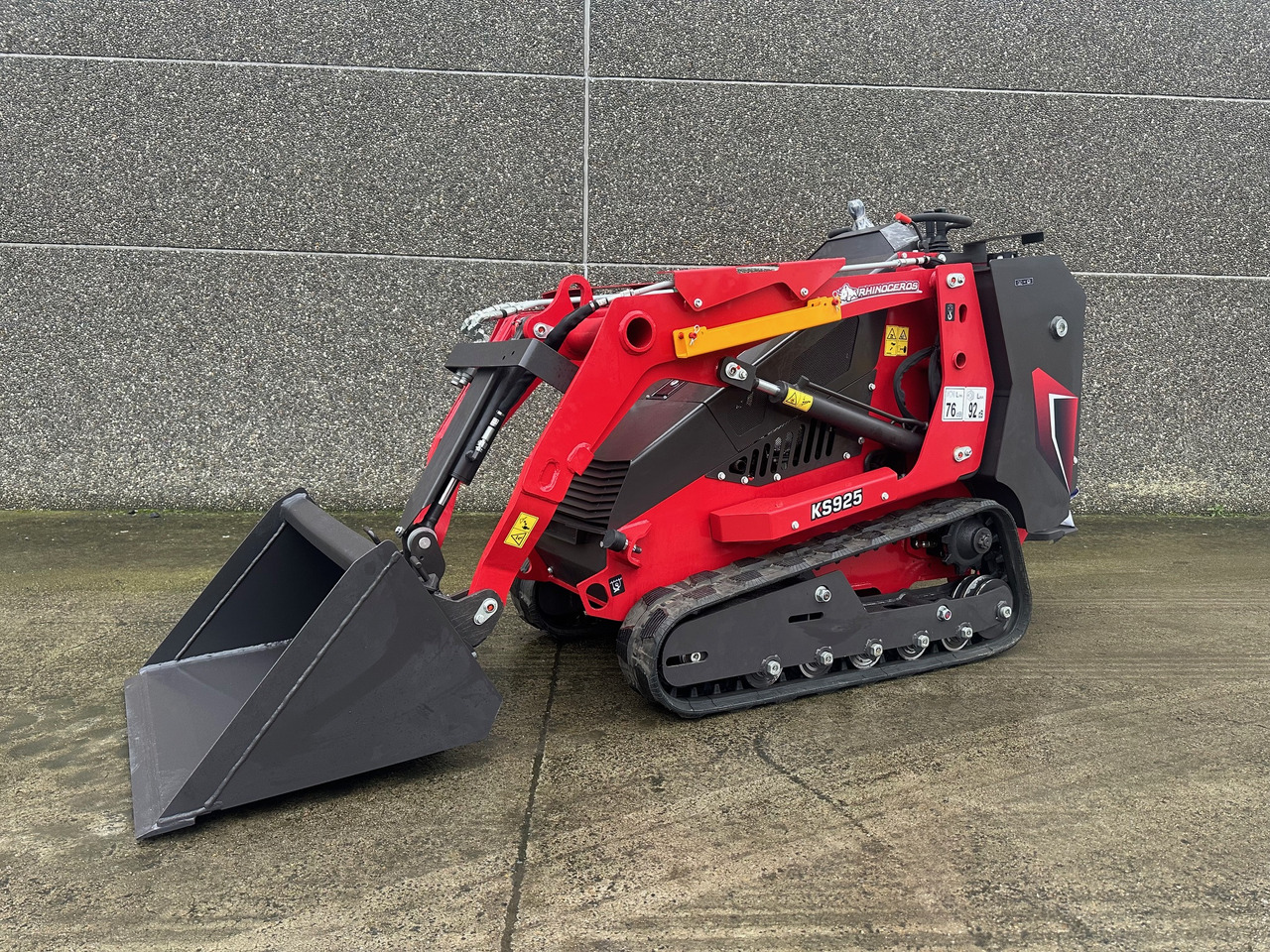Rhinoceros KS925 - Мини-погрузчик с бортовым поворотом: фото 1