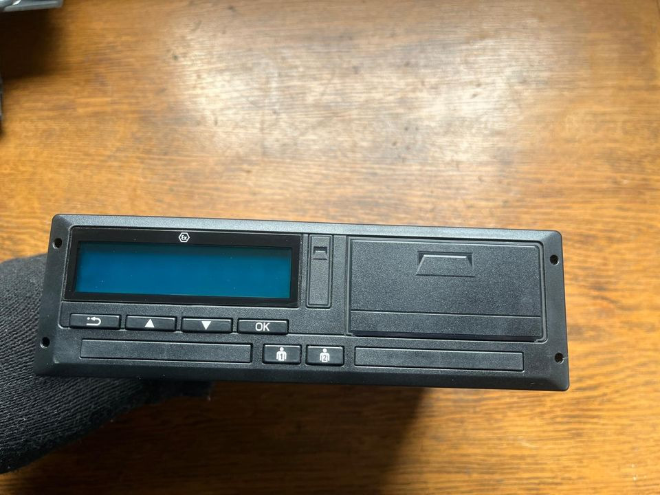 MAN Continental Tachograph 81271016608 - Тахограф для Грузовиков: фото 1 MAN Continental Tachograph 81271016608 - Тахограф для Грузовиков: фото 1