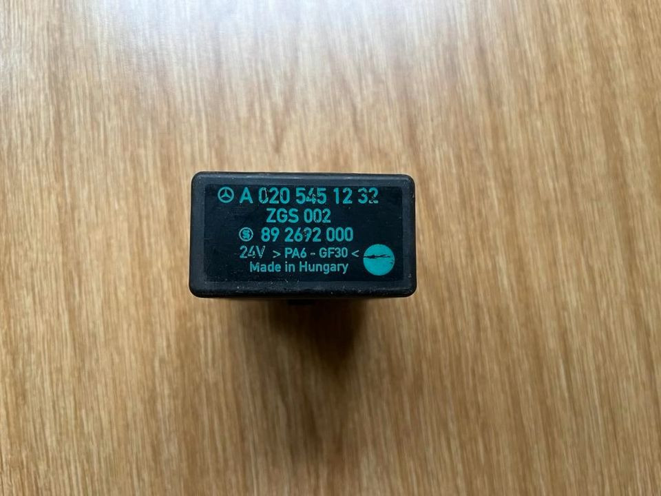 Mercedes Atego Blinkermodul Relais Steuergerät A0205451232 - Блок управления для Грузовиков: фото 1