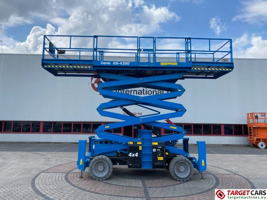 Genie GS-4390 RT LPG 4x4 Scissor Work Lift 1511cm  в лизинг Genie GS-4390 RT LPG 4x4 Scissor Work Lift 1511cm: фото 7
