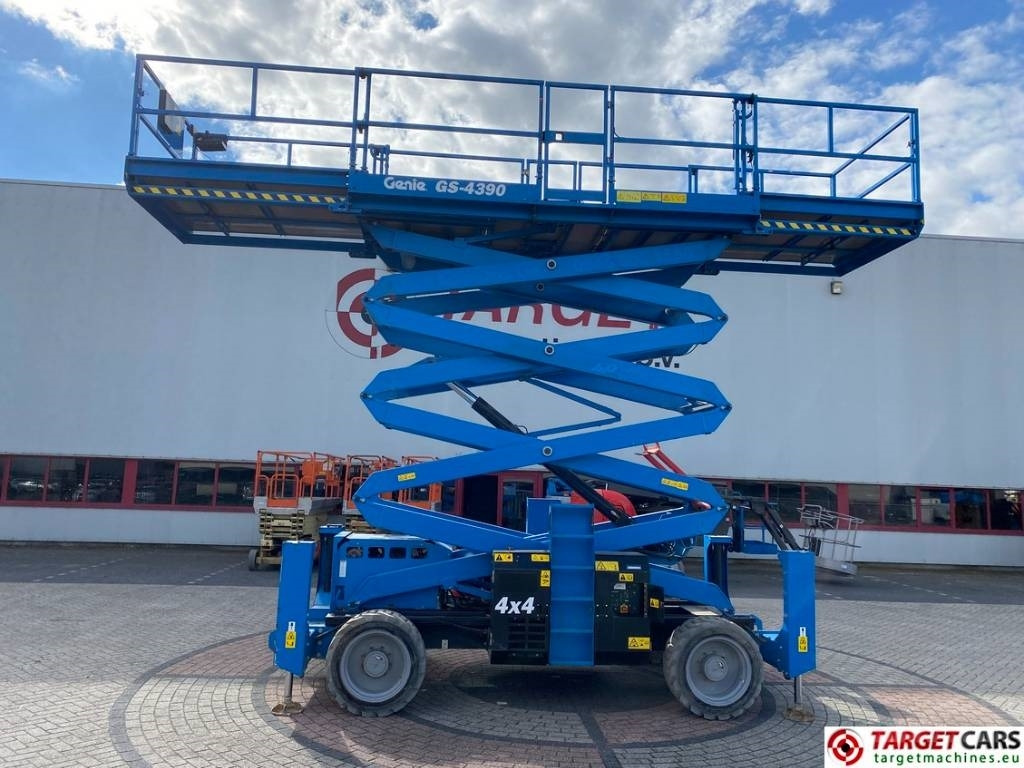 Genie GS-4390 RT LPG 4x4 Scissor Work Lift 1511cm  в лизинг Genie GS-4390 RT LPG 4x4 Scissor Work Lift 1511cm: фото 6