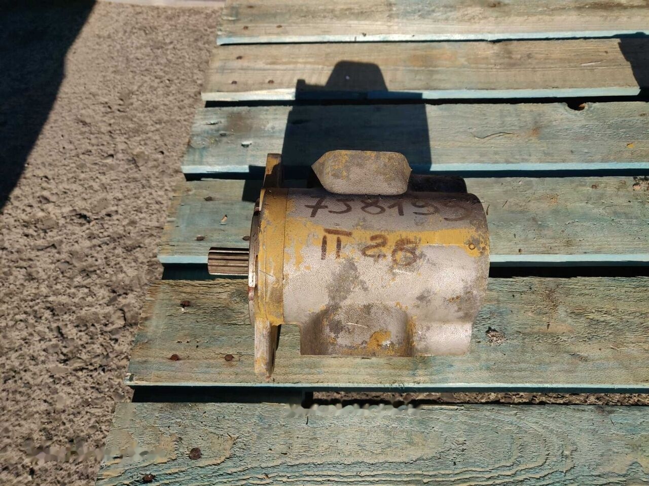 (1U2668)  CATERPILLAR IT28B - Гидравлический насос для Фронтальных погрузчиков: фото 1