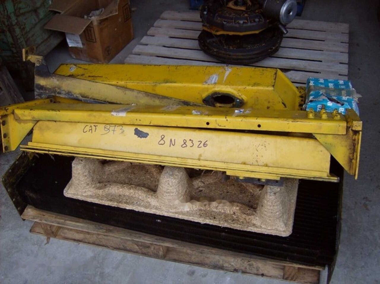 Bottom radiator tank (1W4974) CATERPILLAR 973 - Система охлаждения для Гусеничных погрузчиков: фото 1 Bottom radiator tank (1W4974) CATERPILLAR 973 - Система охлаждения для Гусеничных погрузчиков: фото 1