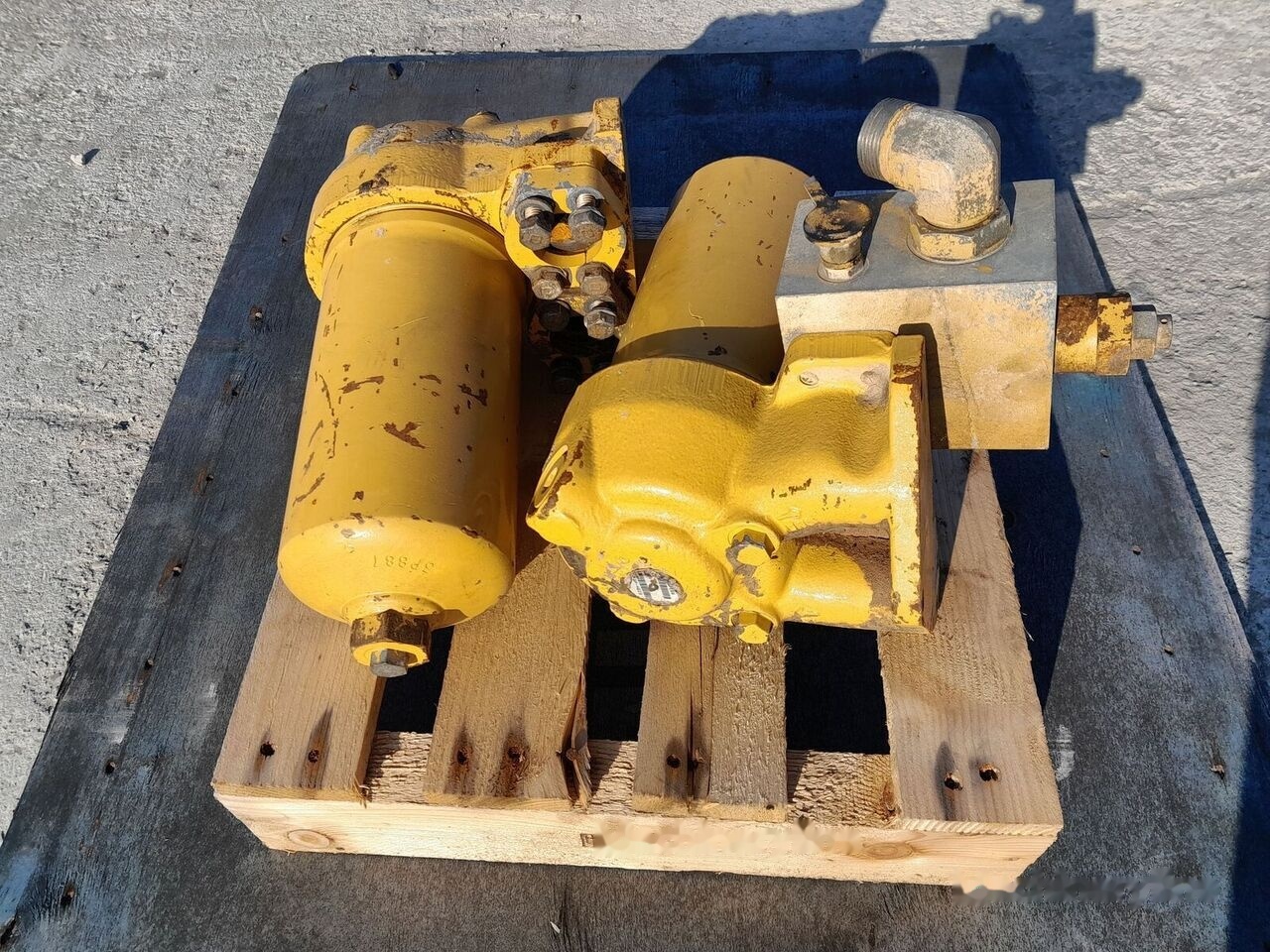 CWG00247 6P4603 CATERPILLAR 323D - Масляный фильтр для Экскаваторов: фото 1 CWG00247 6P4603 CATERPILLAR 323D - Масляный фильтр для Экскаваторов: фото 1