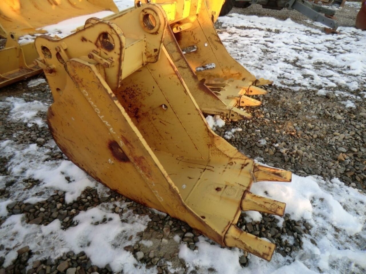 New 60 CM BUCKET WITH TEETH - Ковш для экскаватора: фото 1 New 60 CM BUCKET WITH TEETH - Ковш для экскаватора: фото 1