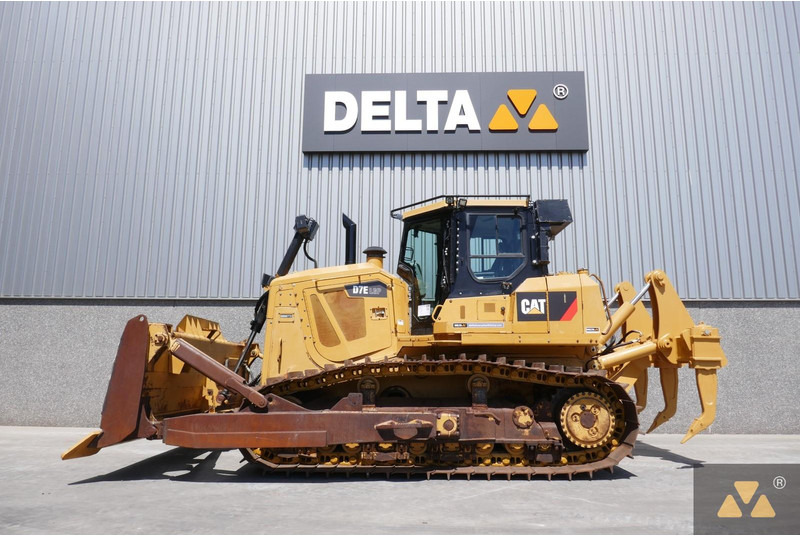 Caterpillar D7E LGP - Бульдозер: фото 1