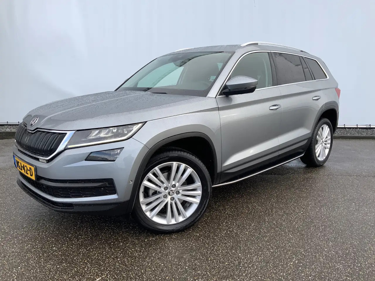 Skoda Kodiaq Grijs Kenteken Airco Cruise Navi Camera Trekhaak 2 - Легковой автомобиль: фото 1 Skoda Kodiaq Grijs Kenteken Airco Cruise Navi Camera Trekhaak 2 - Легковой автомобиль: фото 1