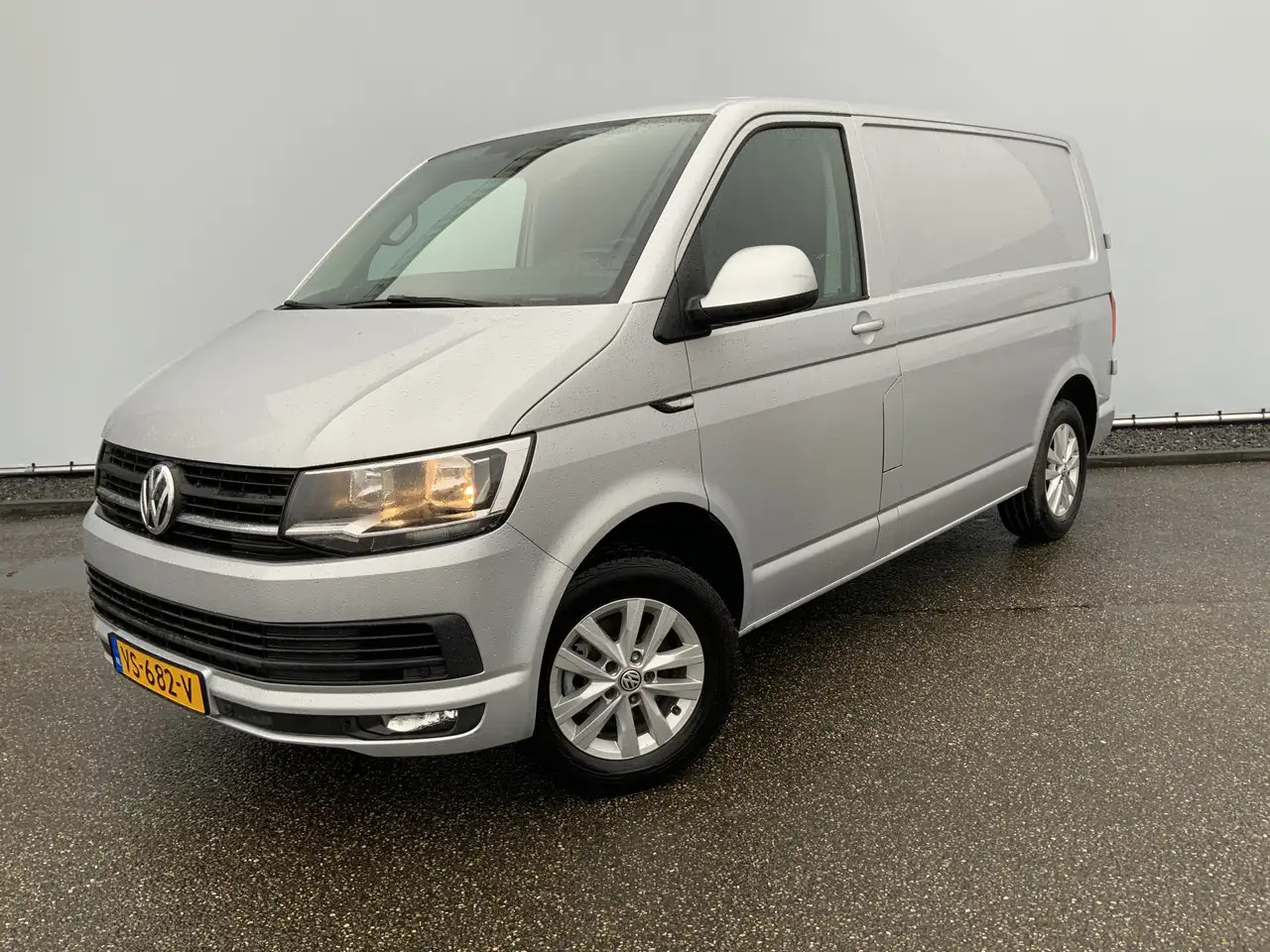 Volkswagen T6 Transporter 2.0 TDI L1H1 Highline Airco Cruise Alu Velg( R Por - Цельнометаллический фургон: фото 1 Volkswagen T6 Transporter 2.0 TDI L1H1 Highline Airco Cruise Alu Velg( R Por - Цельнометаллический фургон: фото 1