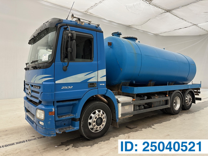 Mercedes-Benz Actros 2532 - 6x2 - Грузовик-цистерна: фото 1 Mercedes-Benz Actros 2532 - 6x2 - Грузовик-цистерна: фото 1