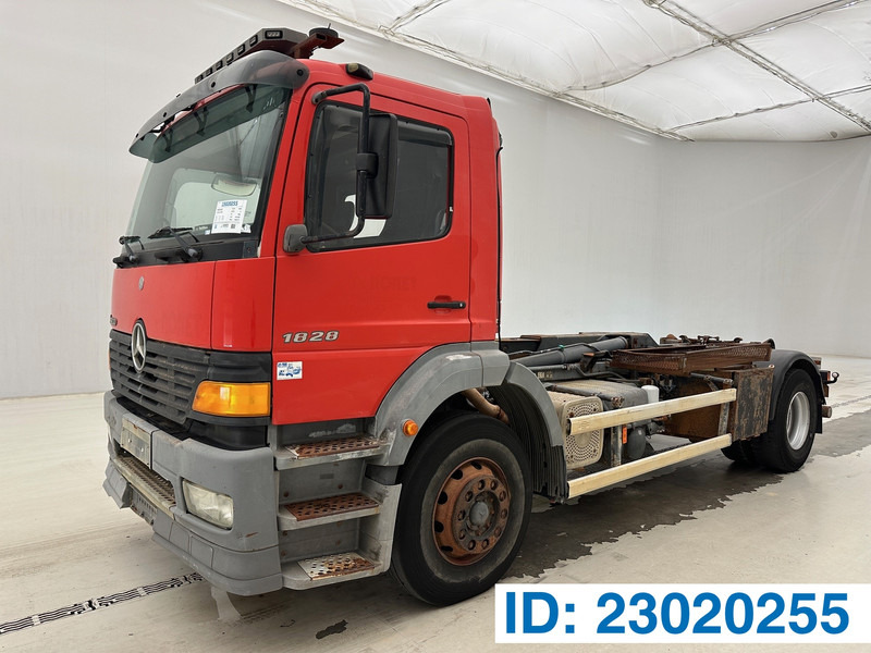 Mercedes-Benz Atego 1828 - Крюковой мультилифт: фото 1 Mercedes-Benz Atego 1828 - Крюковой мультилифт: фото 1