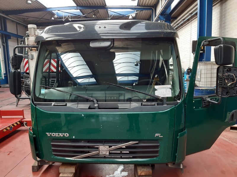 Volvo FL Volvo FL - Кабина и интерьер: фото 1 Volvo FL Volvo FL - Кабина и интерьер: фото 1