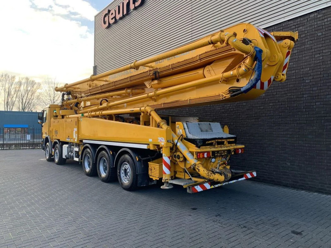 Mercedes-Benz Actros 5041 10X4 + SERMAC 6 RZ 56 METER CONCRETE - Автобетононасос: фото 3 Mercedes-Benz Actros 5041 10X4 + SERMAC 6 RZ 56 METER CONCRETE - Автобетононасос: фото 3