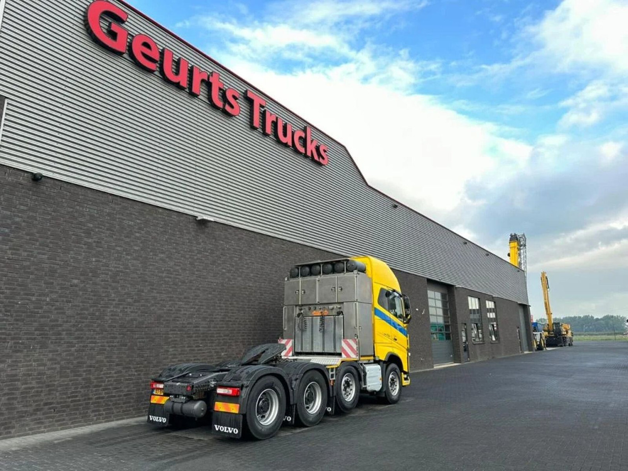 Volvo FH 16.750 8X4 HEAVY DUTY TRACTOR/SZM/TREKKER - Тягач: фото 5 Volvo FH 16.750 8X4 HEAVY DUTY TRACTOR/SZM/TREKKER - Тягач: фото 5