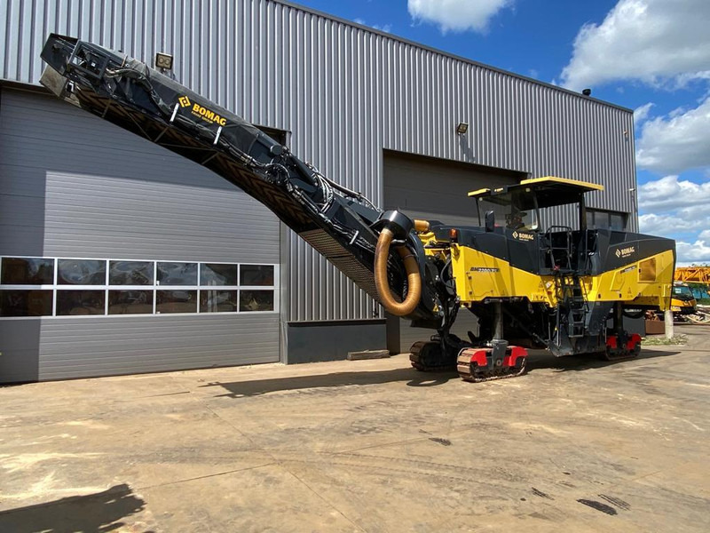 Bomag BM2200/75 Cold Planer - Дорожная фреза: фото 1 Bomag BM2200/75 Cold Planer - Дорожная фреза: фото 1