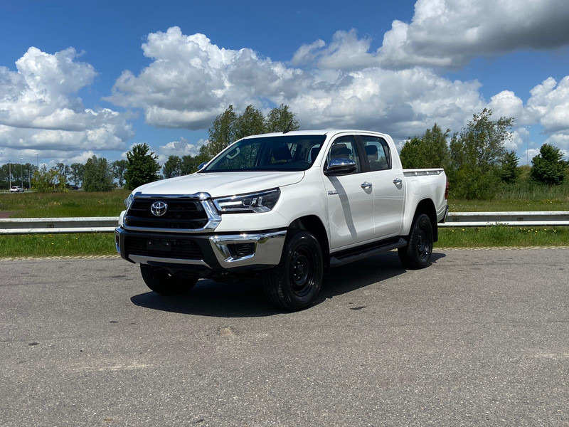 Toyota HILUX DC 2.4L 4x4 Diesel manual - Легковой автомобиль: фото 1 Toyota HILUX DC 2.4L 4x4 Diesel manual - Легковой автомобиль: фото 1