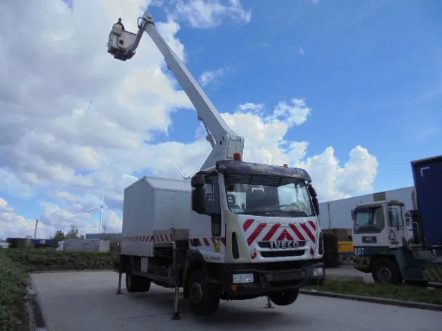 Iveco EuroCargo 120 EL22 EUR5 - Грузовик: фото 3 Iveco EuroCargo 120 EL22 EUR5 - Грузовик: фото 3