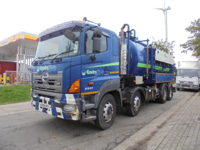 Ассенизатор Hino 700 8x4: фото 1