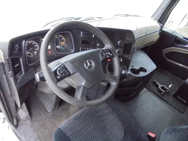 Тентованный грузовик Mercedes-Benz Actros 2542 6X2: фото 8