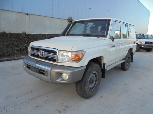 Легковой автомобиль Toyota Land Cruiser HZJ76L-RKMRS 4WD: фото 1