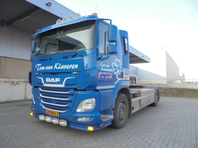 DAF CF 370 SPECIAAL VOOR DE KERMIS - Тягач: фото 1