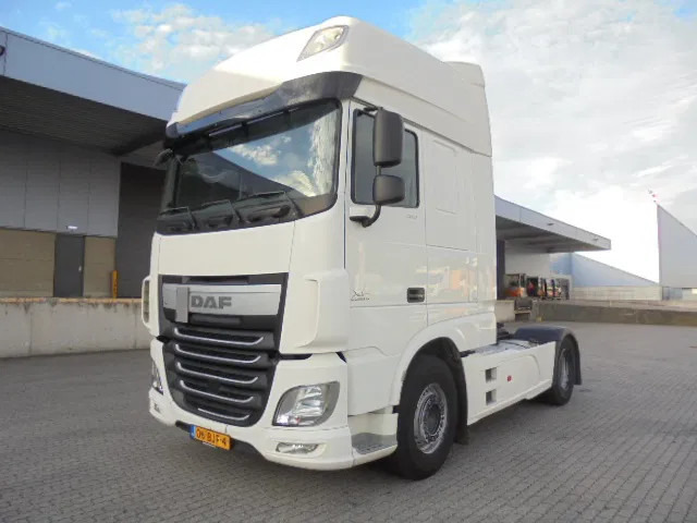 DAF XF 460 SUPER SPACE - Тягач: фото 1 DAF XF 460 SUPER SPACE - Тягач: фото 1