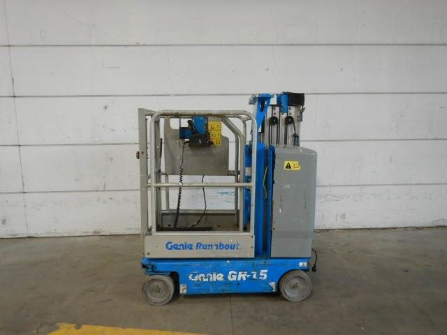 Genie GR15 - Вертикальный мачтовый подъемник: фото 1 Genie GR15 - Вертикальный мачтовый подъемник: фото 1