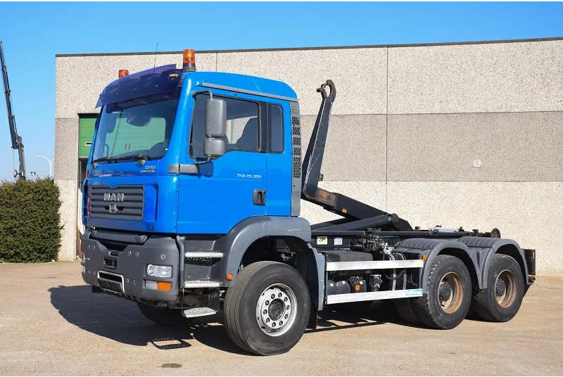 MAN TGA 26.350 - Крюковой мультилифт: фото 1 MAN TGA 26.350 - Крюковой мультилифт: фото 1