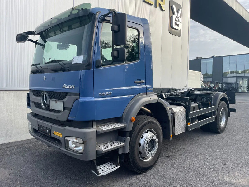 Mercedes-Benz Axor 1833 *cruise control*bluetooth*airconditioning*differentieelslot - Крюковой мультилифт: фото 2 Mercedes-Benz Axor 1833 *cruise control*bluetooth*airconditioning*differentieelslot - Крюковой мультилифт: фото 2
