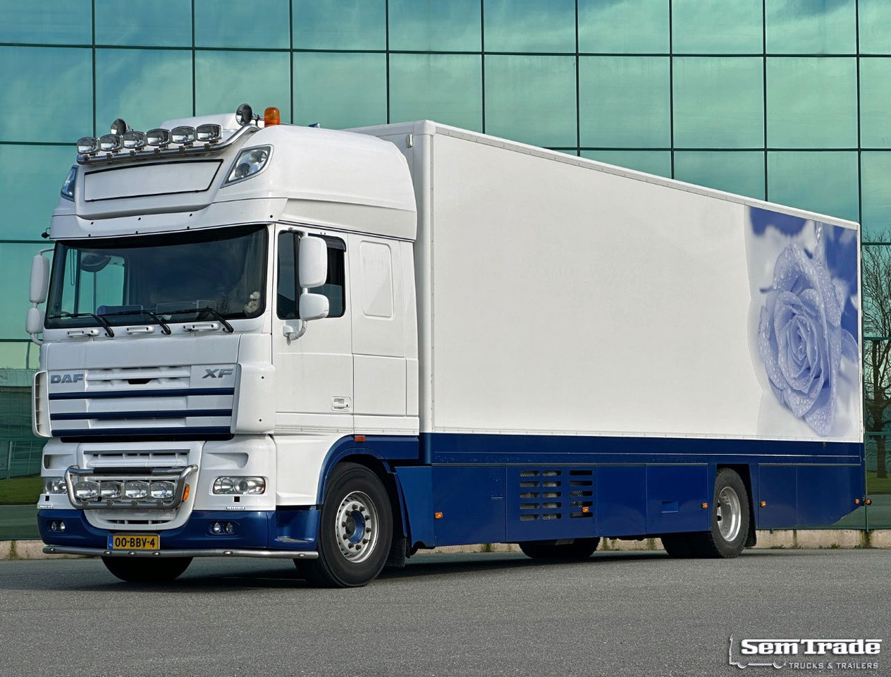 DAF XF 105.460 SSC 7 Karren BAK Bloemen Verkoop Koeling Klep Kachel - Рефрижератор: фото 1 DAF XF 105.460 SSC 7 Karren BAK Bloemen Verkoop Koeling Klep Kachel - Рефрижератор: фото 1