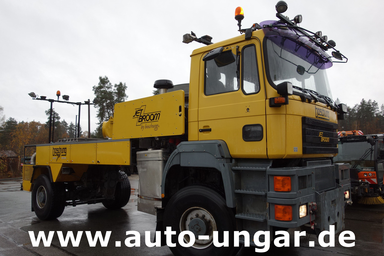 MAN Boschung BJB 8000 Speed Broom 4x4 Offroad Trial Flughafen - Аэродромная техника, Аэродромная техника: фото 1 MAN Boschung BJB 8000 Speed Broom 4x4 Offroad Trial Flughafen - Аэродромная техника, Аэродромная техника: фото 1