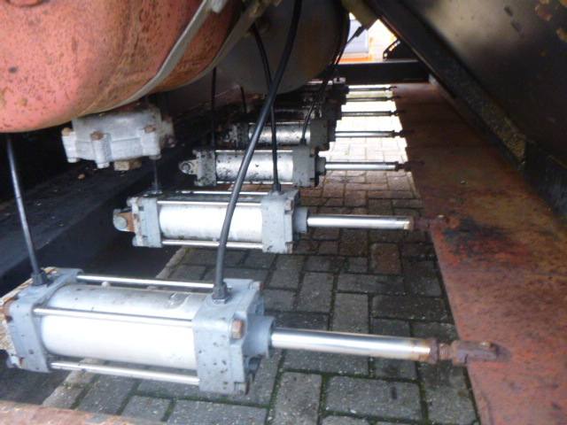 DYNAPAC HR21  Chip Spreader в лизинг DYNAPAC HR21  Chip Spreader: фото 13