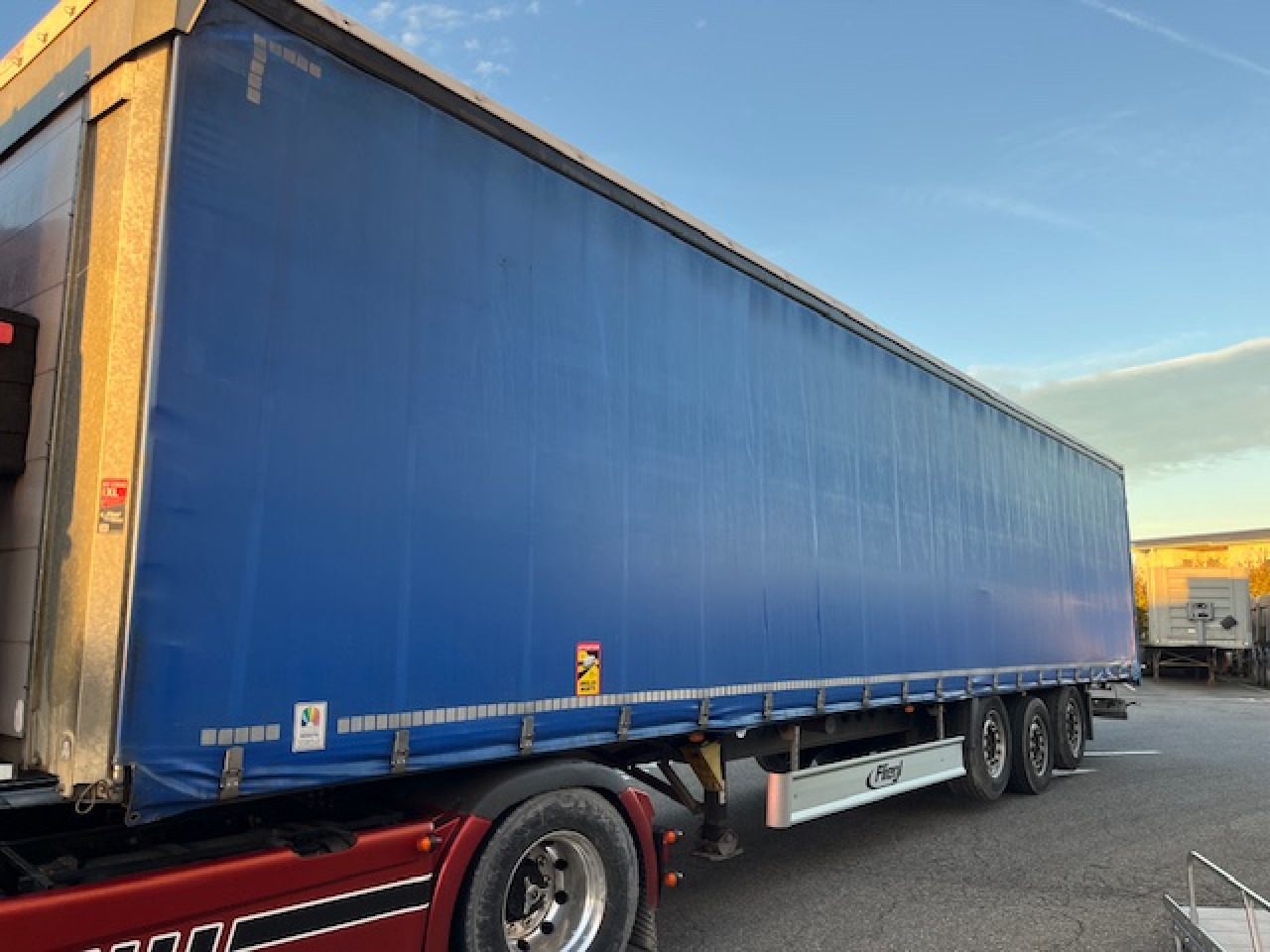 FLIEGL ESSIEU SAF - 2 X ESSIEUX RELEVABLES - Прицеп для легкового автомобиля: фото 1 FLIEGL ESSIEU SAF - 2 X ESSIEUX RELEVABLES - Прицеп для легкового автомобиля: фото 1