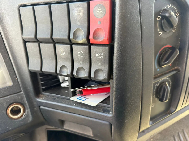 Грузовик с закрытым кузовом Renault Midlum 220DCI / NL TRUCK / TUV: 08-03-2026 / ONLY:154350KM / PLATFORM 2000 KG / SIDE DOOR / OLD TACHO / MANUAL / EURO-3 / 2003: фото 19