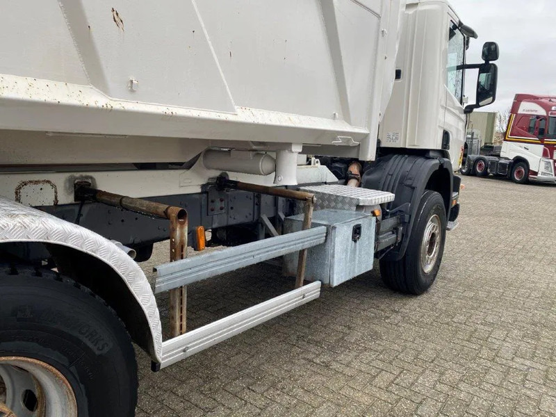 Scania 124-400 / 6X4 / RETARDER / BIG AXLE / FULL STEEL / 2SIDE TIPPER / TUV:02-04-2025 / OLD TACHO / AIRCO / MANUAL / EURO-2 / 2000 в лизинг Scania 124-400 / 6X4 / RETARDER / BIG AXLE / FULL STEEL / 2SIDE TIPPER / TUV:02-04-2025 / OLD TACHO / AIRCO / MANUAL / EURO-2 / 2000: фото 18