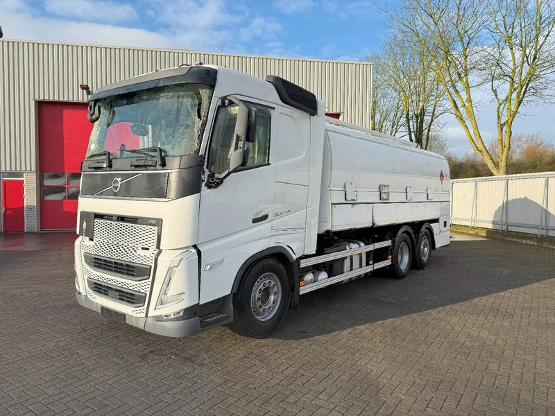 Volvo / ENGINE RUNNING / LIFT+LENKACHSE / FULL AIR / ADR / EUROTANK / 9TON FRONT AXELE / EURO-6 / 2022 - Грузовик-цистерна: фото 1 Volvo / ENGINE RUNNING / LIFT+LENKACHSE / FULL AIR / ADR / EUROTANK / 9TON FRONT AXELE / EURO-6 / 2022 - Грузовик-цистерна: фото 1