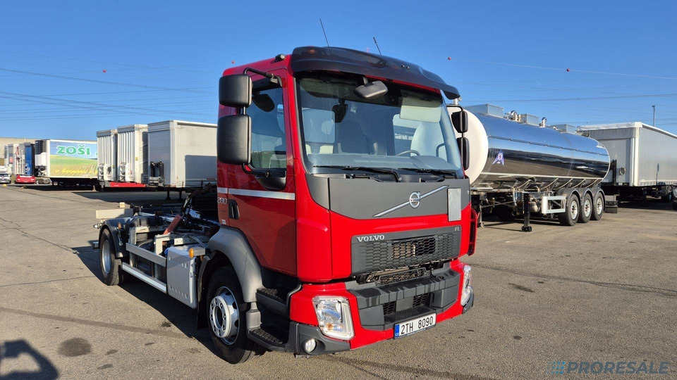 VOLVO FL 280 FLB2C EURO 6 - Hákový nosič kontejnerů FORNAL - Крюковой мультилифт: фото 1 VOLVO FL 280 FLB2C EURO 6 - Hákový nosič kontejnerů FORNAL - Крюковой мультилифт: фото 1