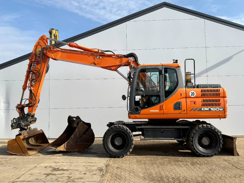 Hitachi DX160W-3 - German Machine / Triple Boom - Колёсный экскаватор: фото 1 Hitachi DX160W-3 - German Machine / Triple Boom - Колёсный экскаватор: фото 1