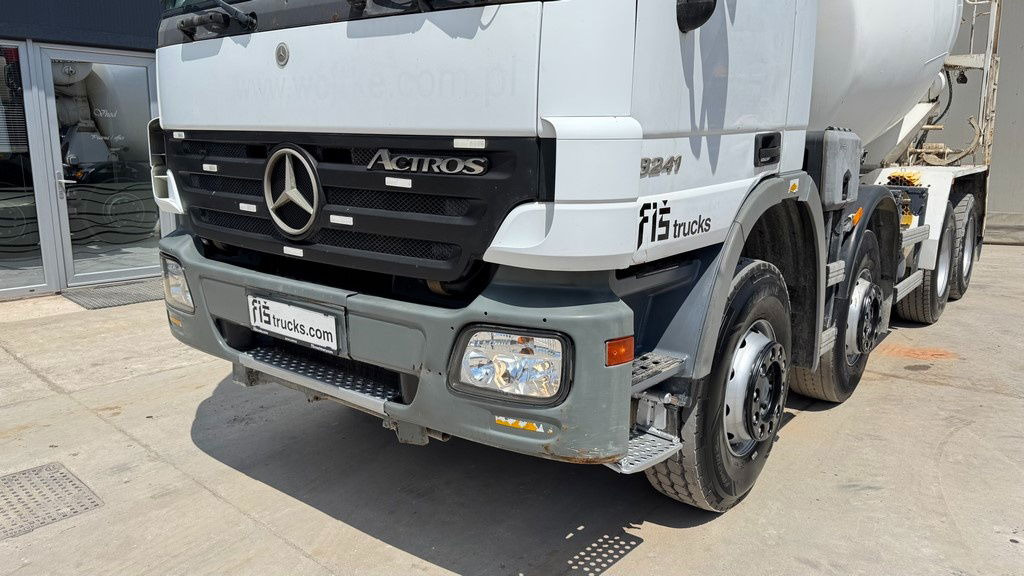 Mercedes-Benz Actros 3241 8x4 mixer 9m3 - Автобетоносмеситель: фото 2 Mercedes-Benz Actros 3241 8x4 mixer 9m3 - Автобетоносмеситель: фото 2