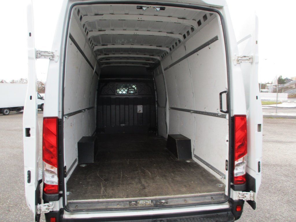 Iveco Daily 35S16 Hi Matic - Цельнометаллический фургон: фото 5 Iveco Daily 35S16 Hi Matic - Цельнометаллический фургон: фото 5