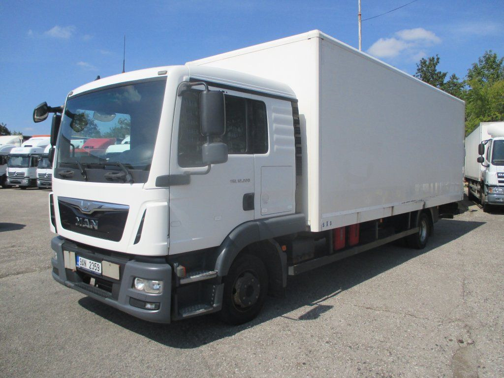 MAN TGL 12.250 - Грузовик с закрытым кузовом: фото 1 MAN TGL 12.250 - Грузовик с закрытым кузовом: фото 1