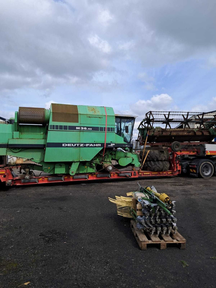 Deutz-Fahr 36.40 - Зерноуборочный комбайн: фото 1