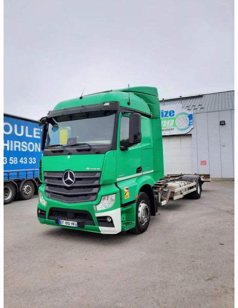 Mercedes-Benz Actros 1836 Chassis cab - Грузовик-шасси: фото 1 Mercedes-Benz Actros 1836 Chassis cab - Грузовик-шасси: фото 1